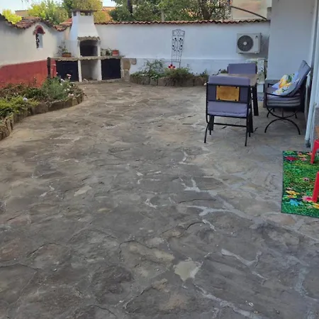 Yantra 3br Apartment-апартамент янтра център Apartman